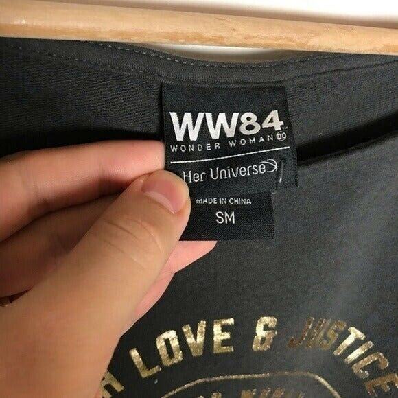 Her Universe Wonder Woman WW84 NWT Women's Junior Small Cropped Lounge Top - Picture 3 of 11